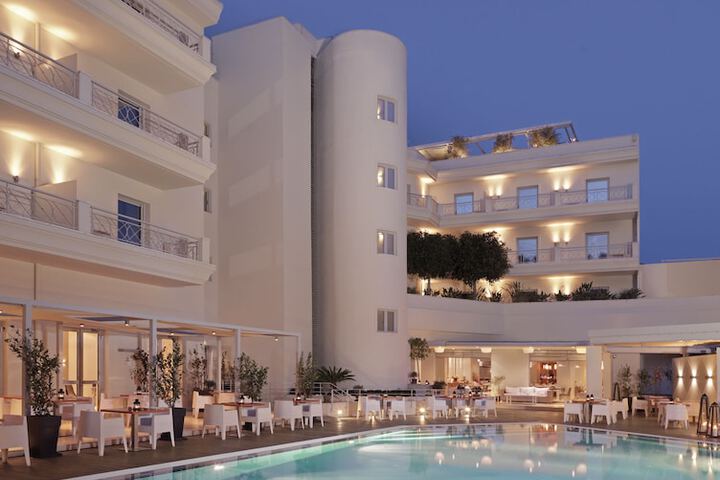Hotel Exterior 49 of 52
