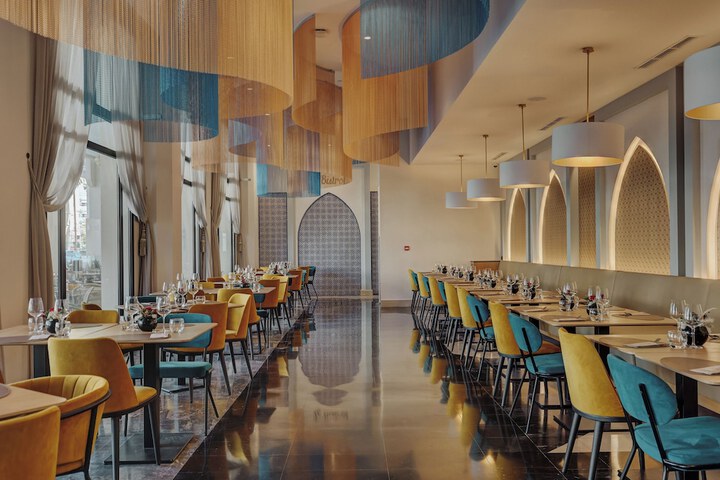 Dining 44 of 76