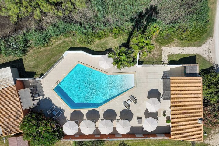 Pool 40 of 143