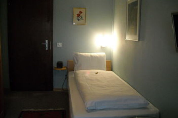Room 37 of 81