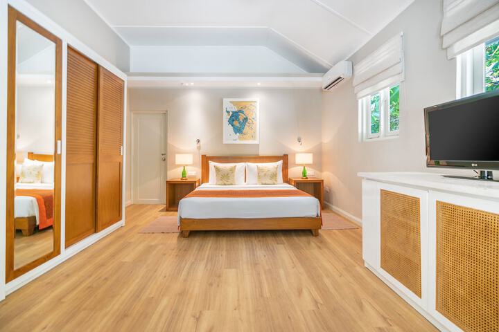 Room 8 of 51