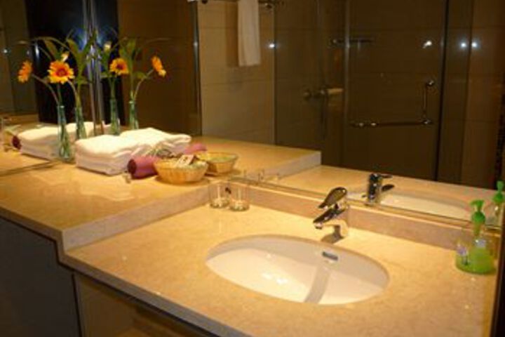 Room 2 of 11