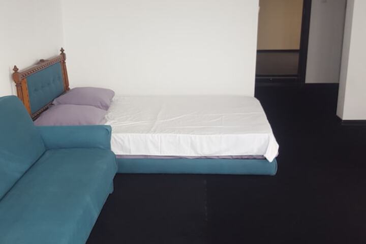 Room 5 of 12