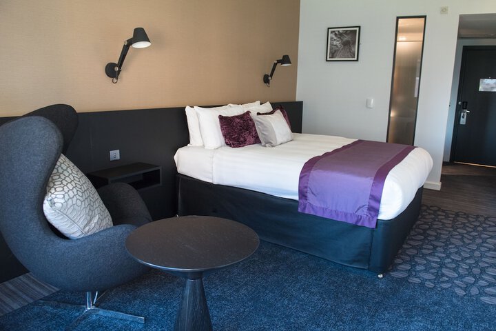 Room 11 of 50