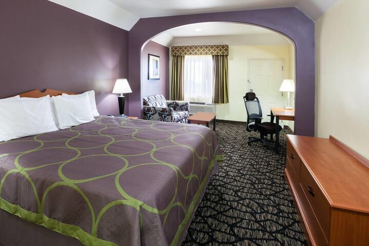 Room 15 of 40