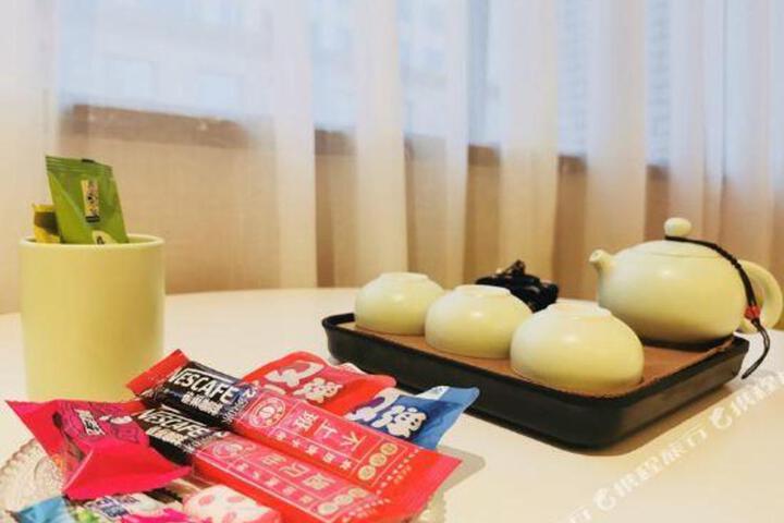 Chengdu Rongcheng Hotel (Tianfu Square Subway Station Chunxi Road)