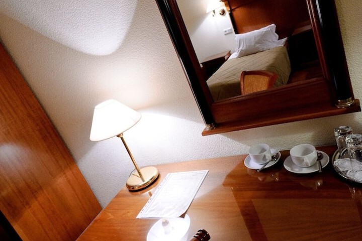 Room 13 of 39