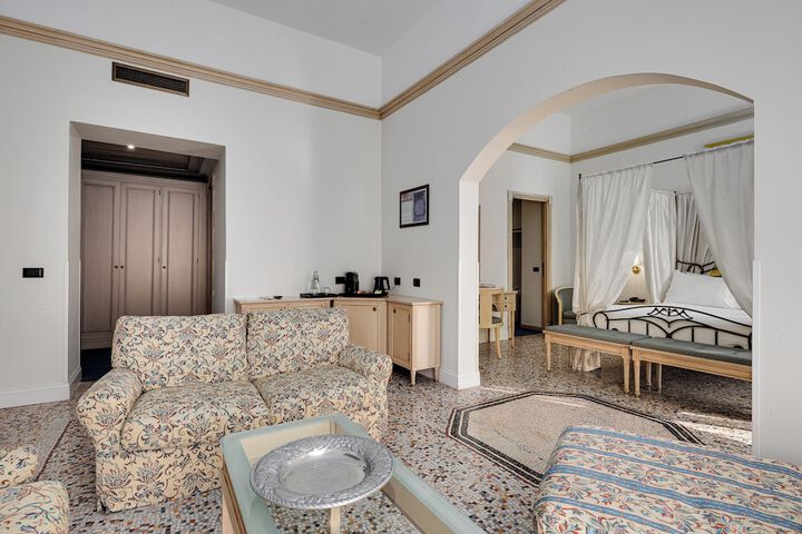 Room 30 of 62