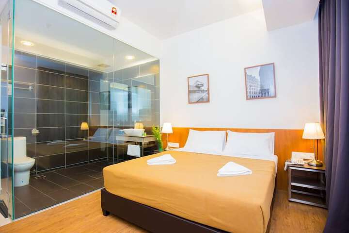 Room 25 of 38