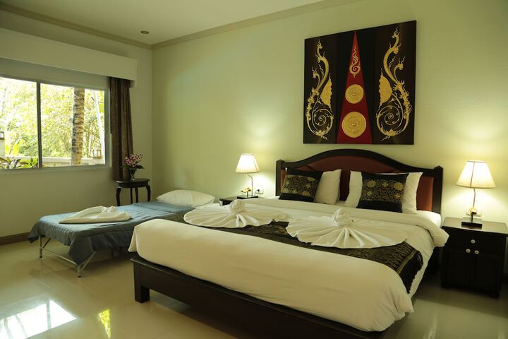 Room 3 of 84