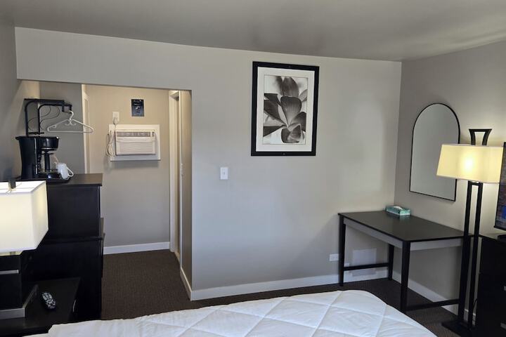 Room 13 of 36