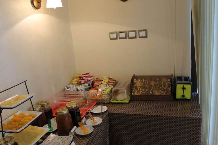 Breakfast/Coffee Service 27 of 68