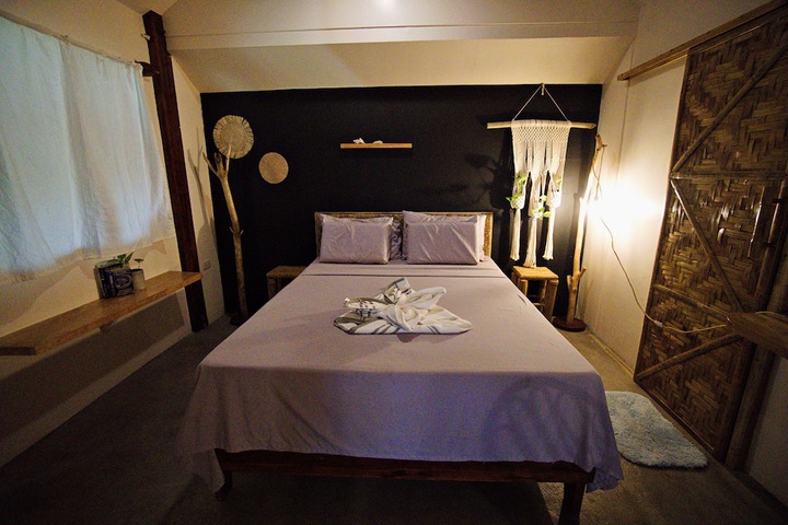 Room 14 of 203