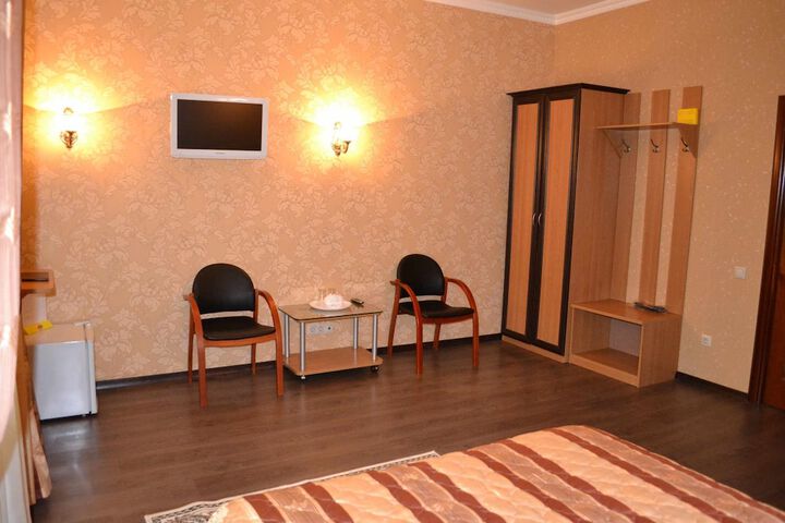 Room 27 of 28