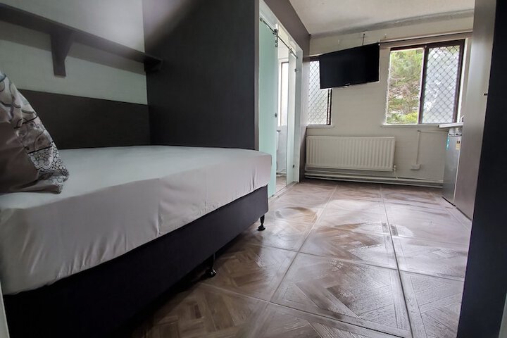Room 7 of 22