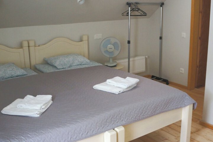 Room 10 of 30