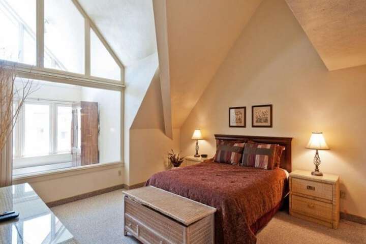 Room 4 of 97