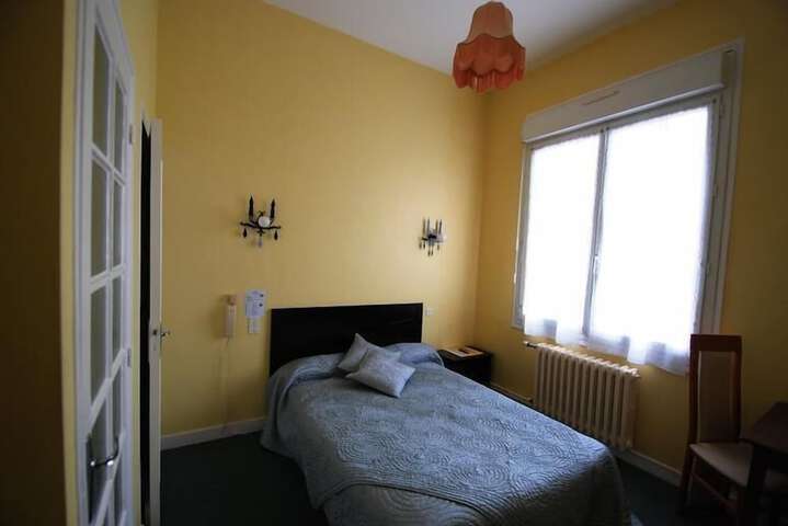 Room 10 of 20