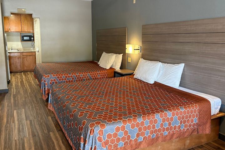 Room 16 of 66