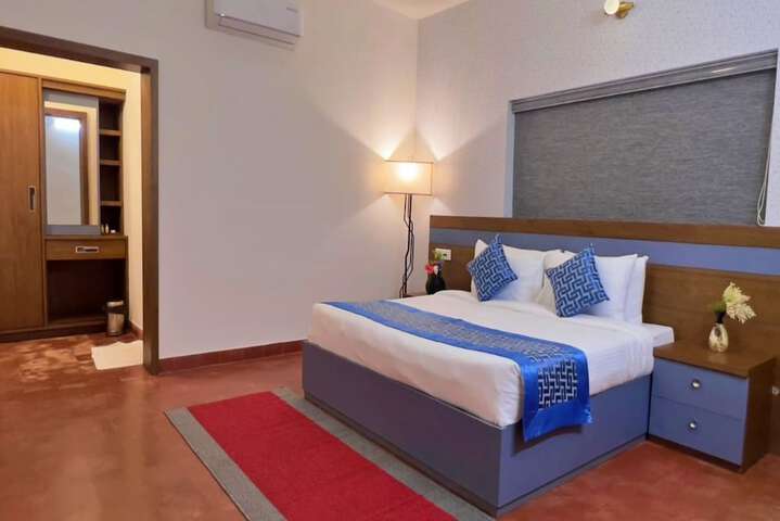 Room 6 of 34