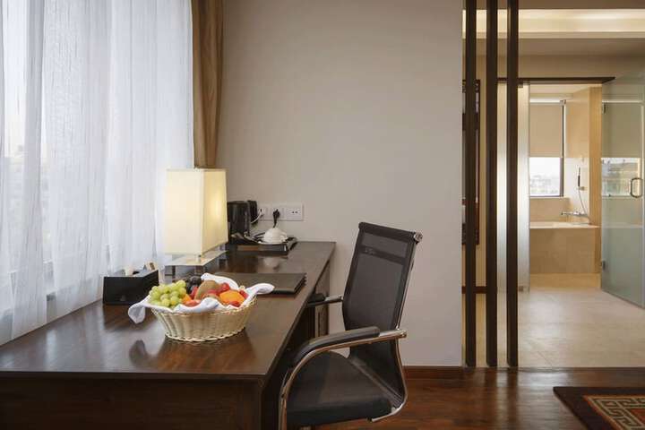 Room 15 of 120