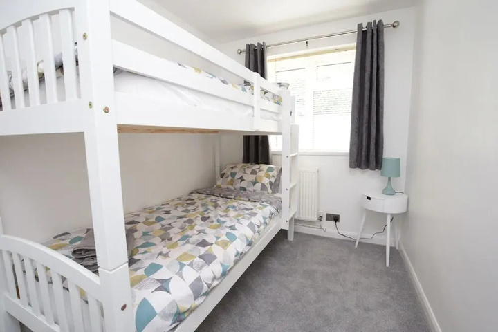 Room 4 of 17