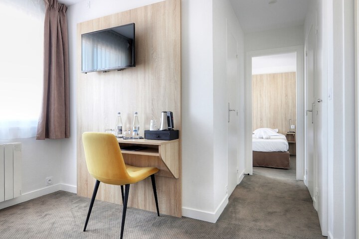 Room 27 of 59