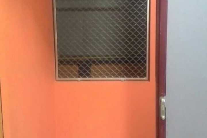 Room 3 of 10