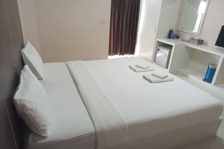 Room 9 of 47
