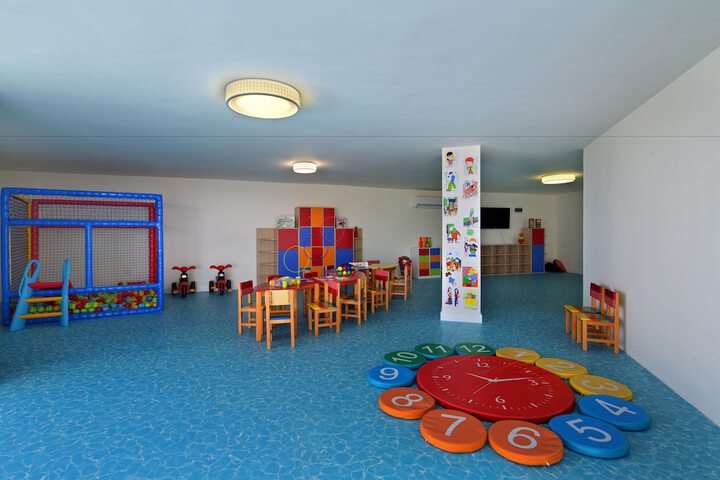 Childrens Activities 100 of 187