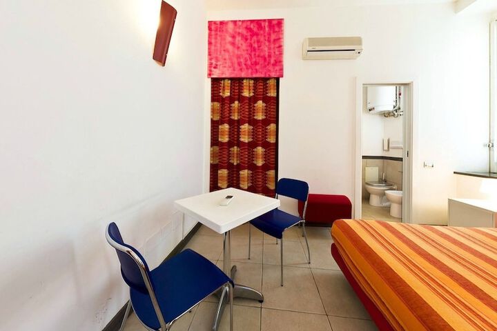 Room 7 of 39