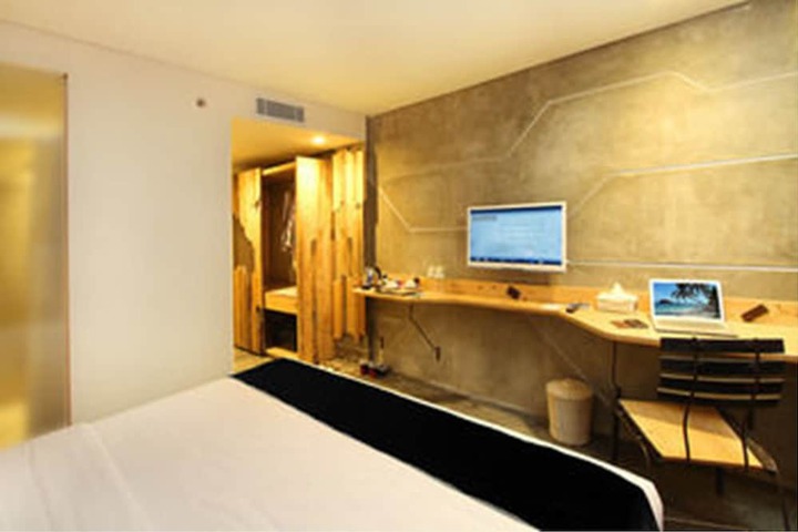 Room 7 of 64