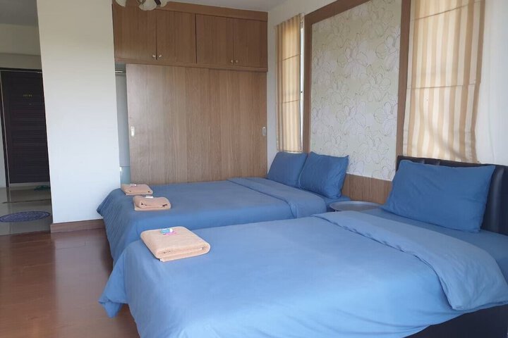 Room 12 of 263
