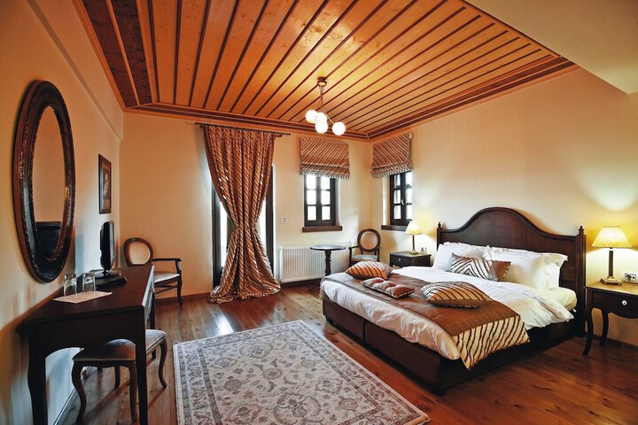 Room 6 of 31