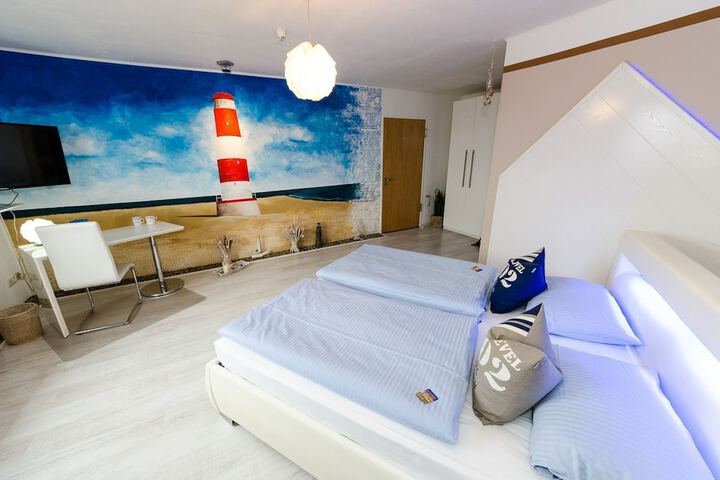 Room 2 of 27