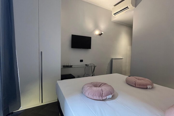 Room 13 of 23