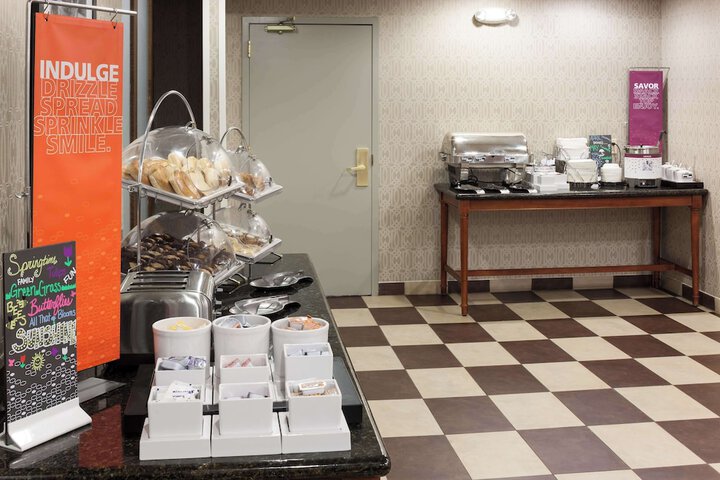 Breakfast/Coffee Service 28 of 34