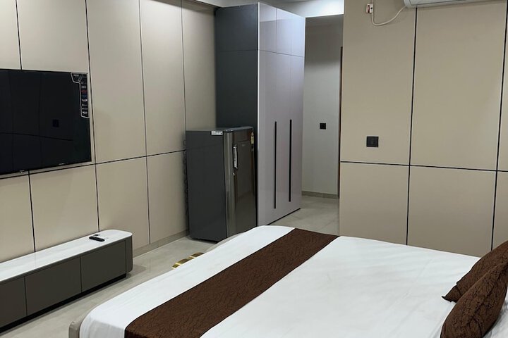 Room 12 of 24