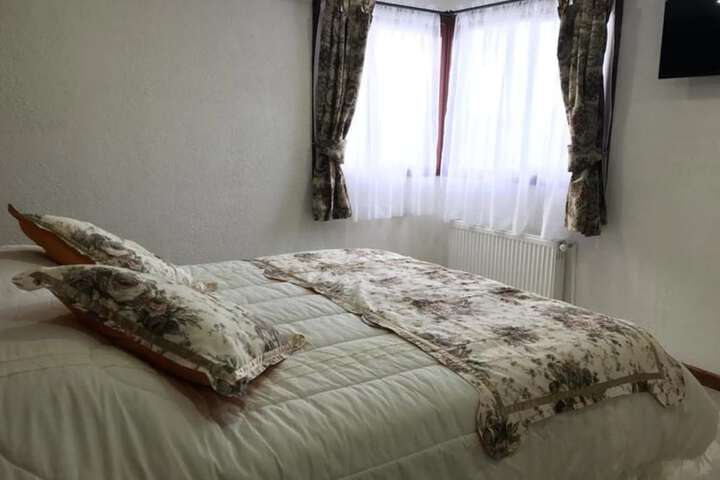Room 9 of 16