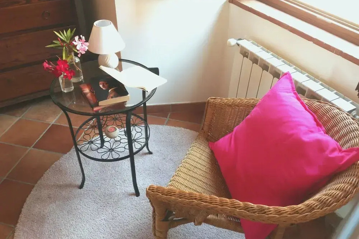 Room 9 of 16