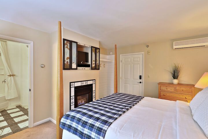 Room 2 of 24