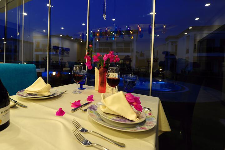 Dining Photos
