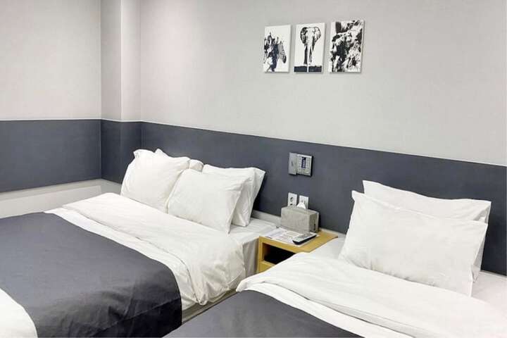 Room 56 of 184