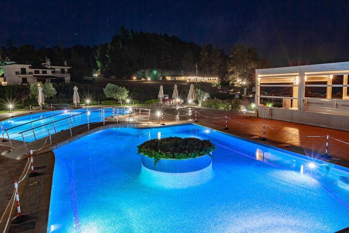 Pool 35 of 73