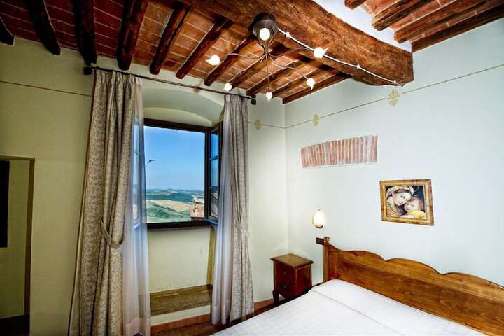 Room 14 of 35