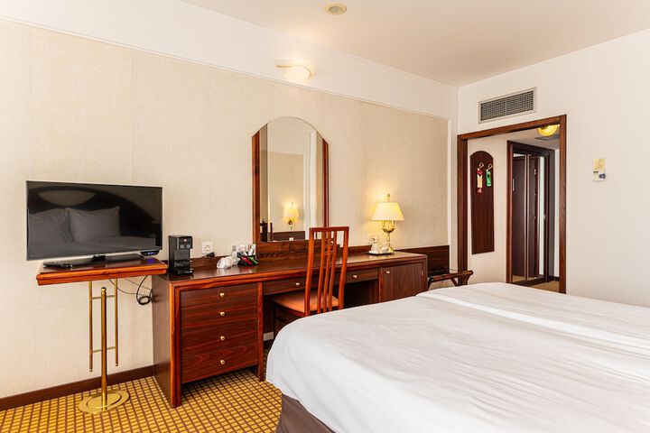 Room 32 of 91