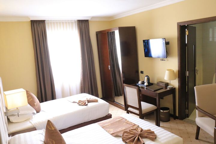 Room 4 of 19