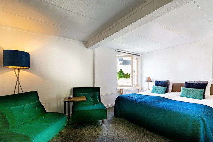 Room 11 of 20