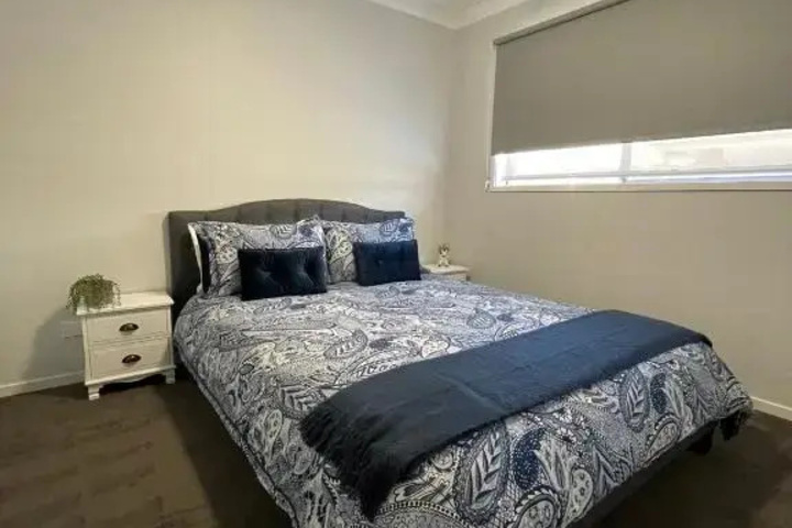 Room 4 of 11