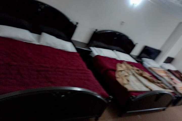 Room 8 of 11